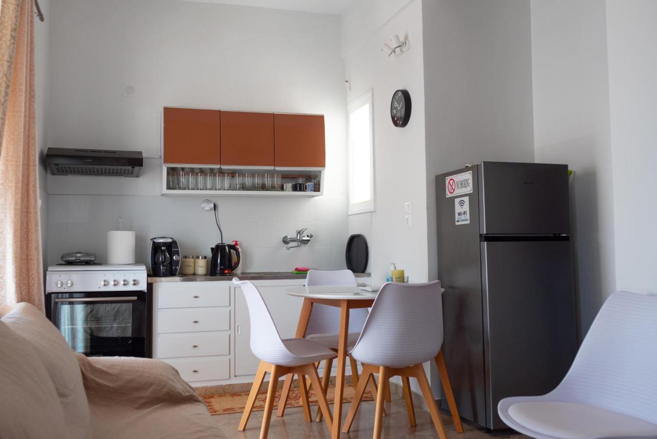 Whitehouse Loutraki Apartment Exterior photo